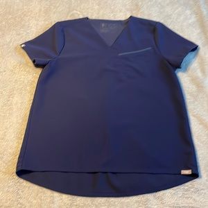 Figs scrub top